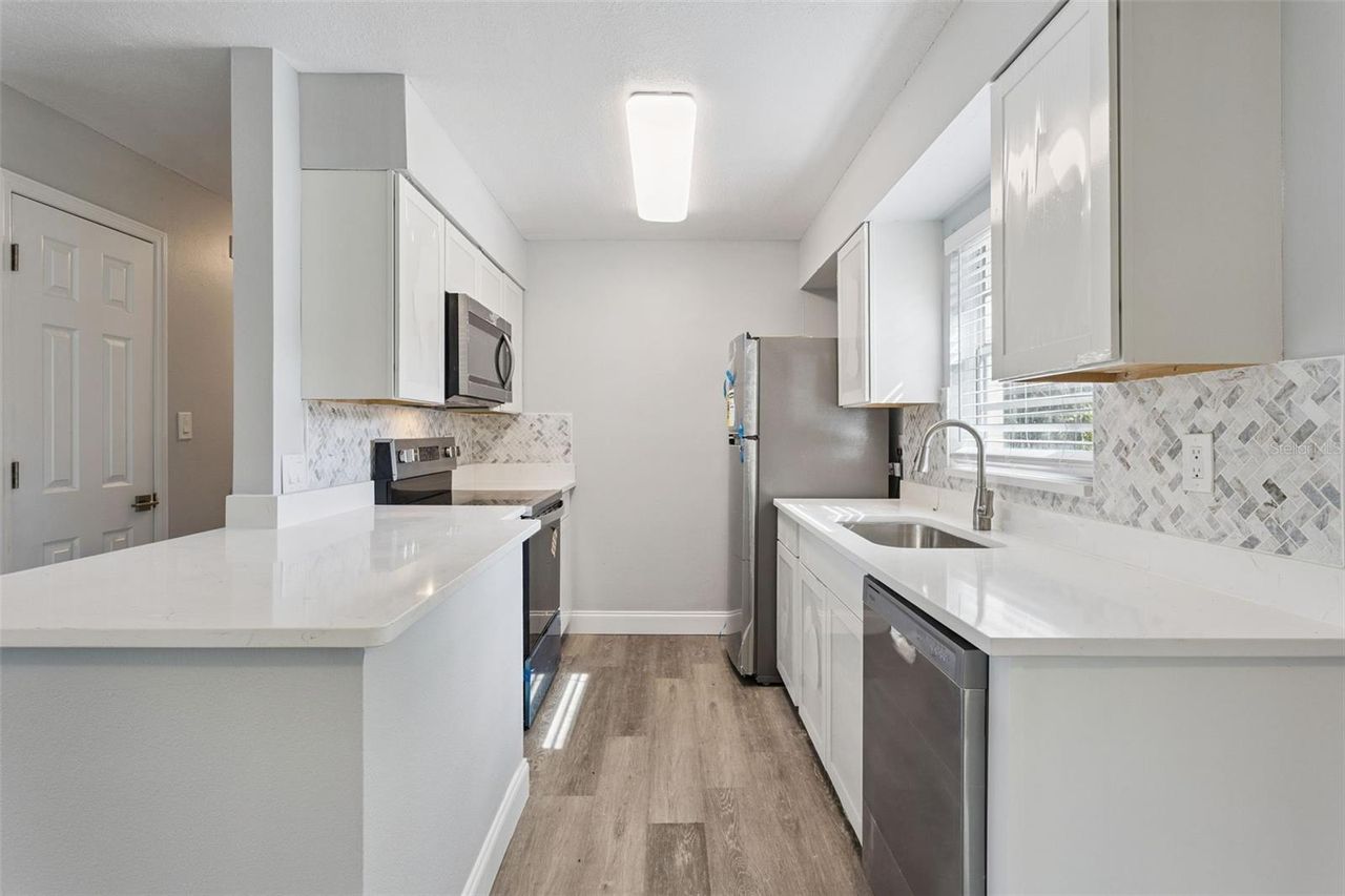 801 ELM AVENUE — photo 12