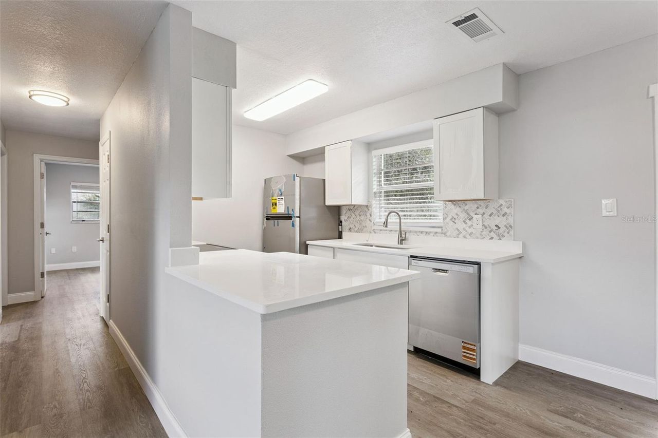 801 ELM AVENUE — photo 14