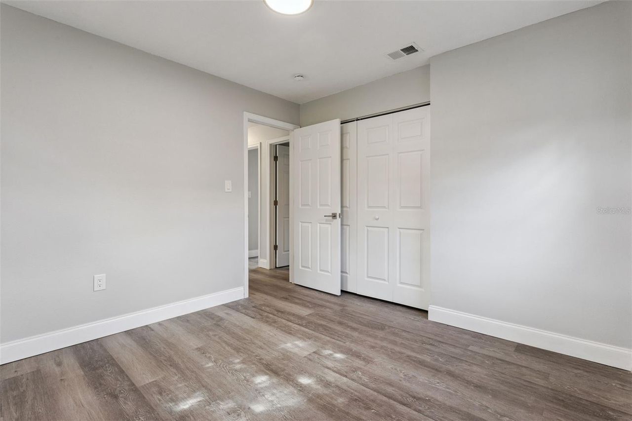 801 ELM AVENUE — photo 20