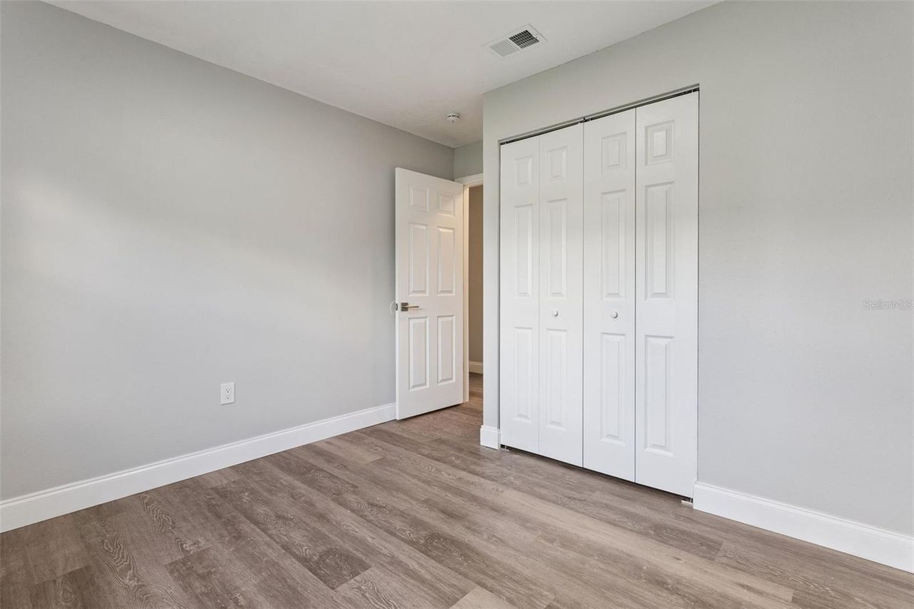 801 ELM AVENUE — photo 22