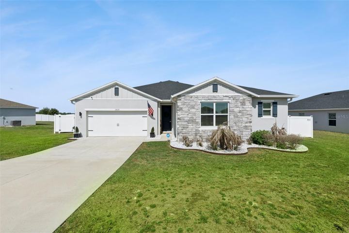 2429 BEGONIA STREET, MASCOTTE, FL