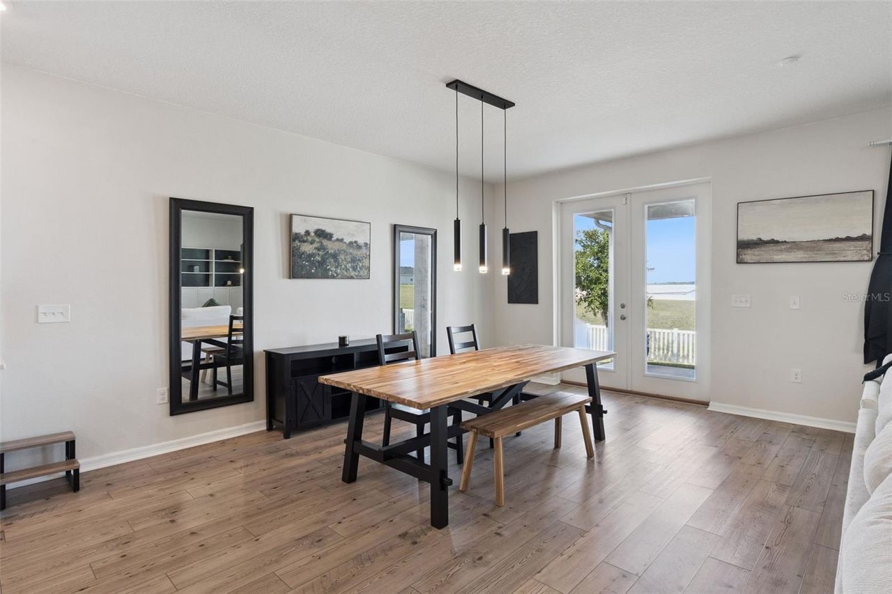 2429 BEGONIA STREET — photo 10
