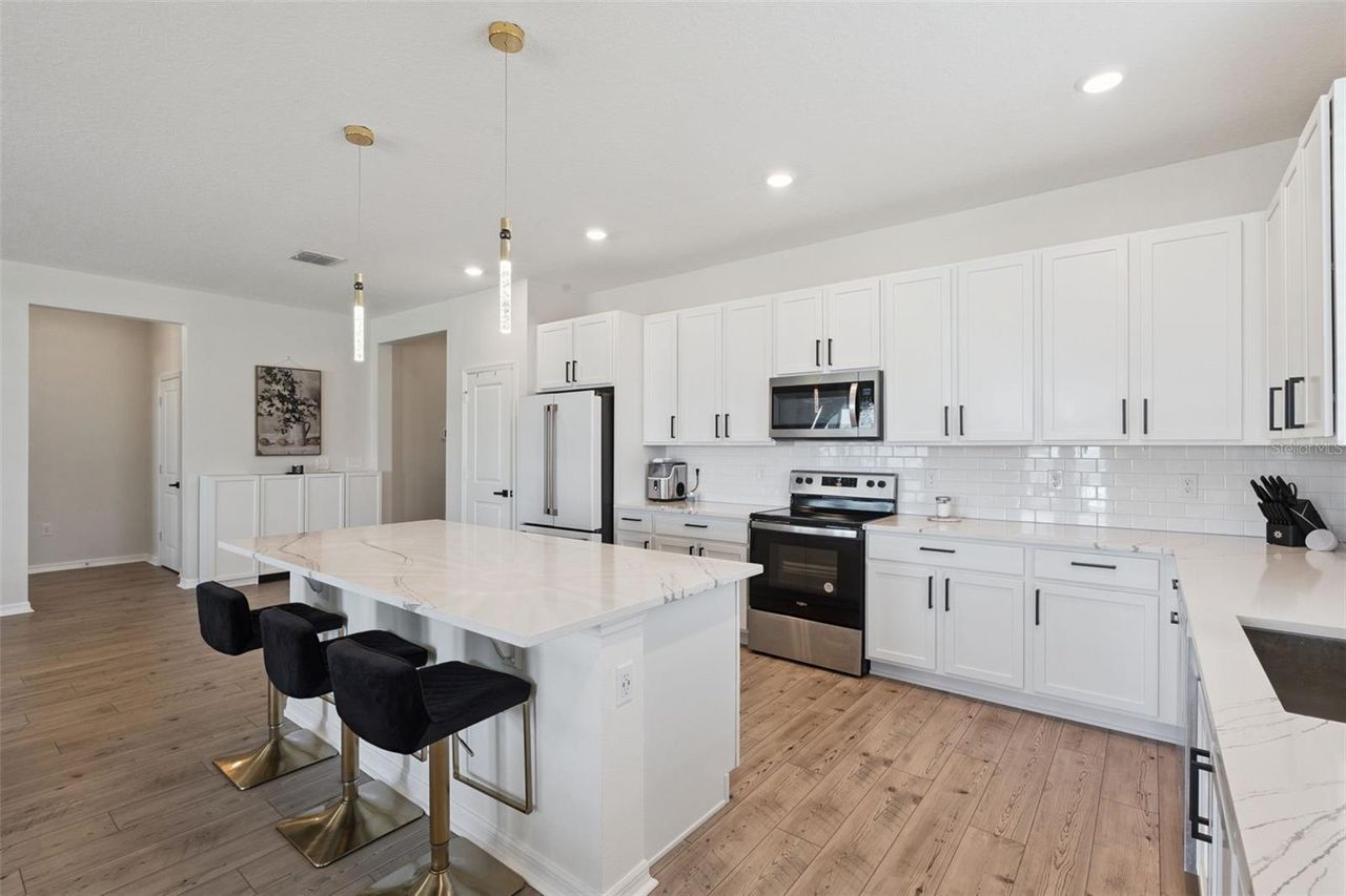 2429 BEGONIA STREET — photo 15