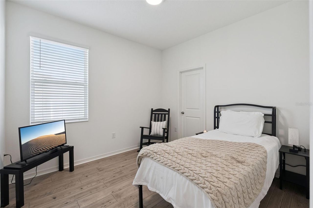 2429 BEGONIA STREET — photo 25