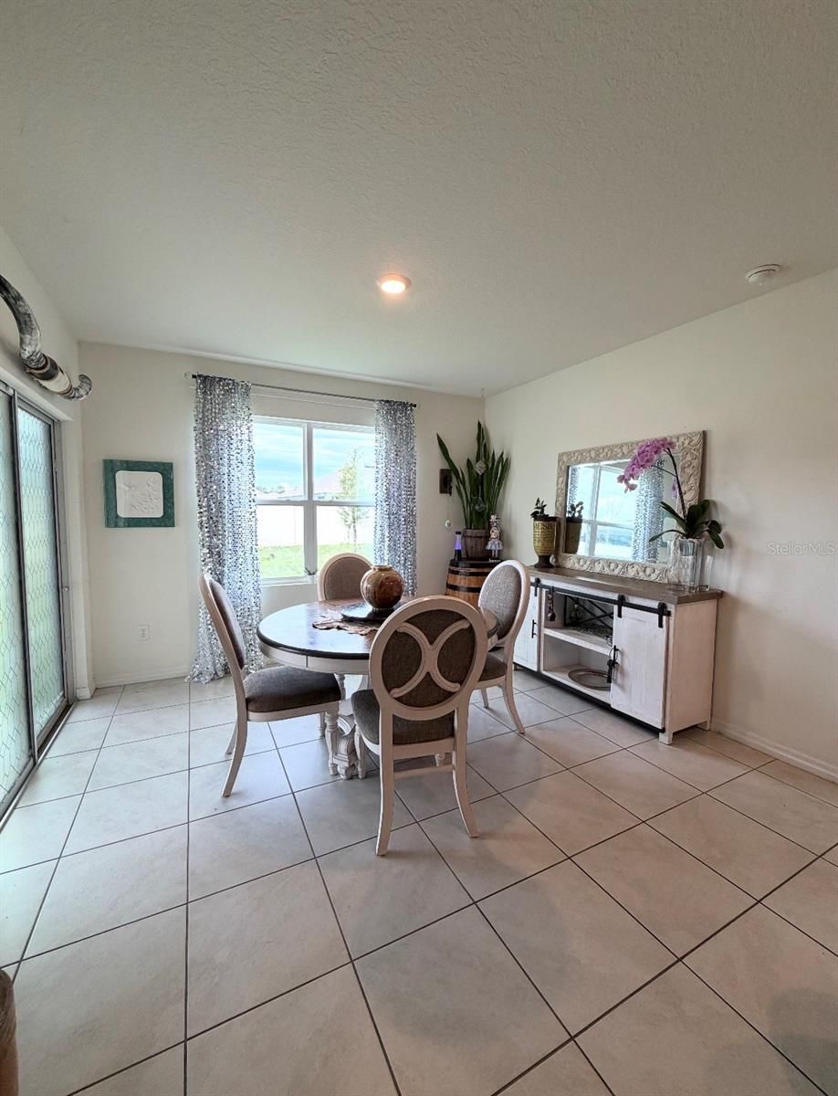 5240 GREENHEART AVENUE — photo 7