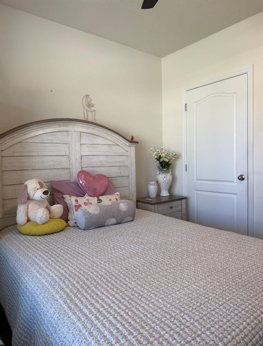 5240 GREENHEART AVENUE — photo 14