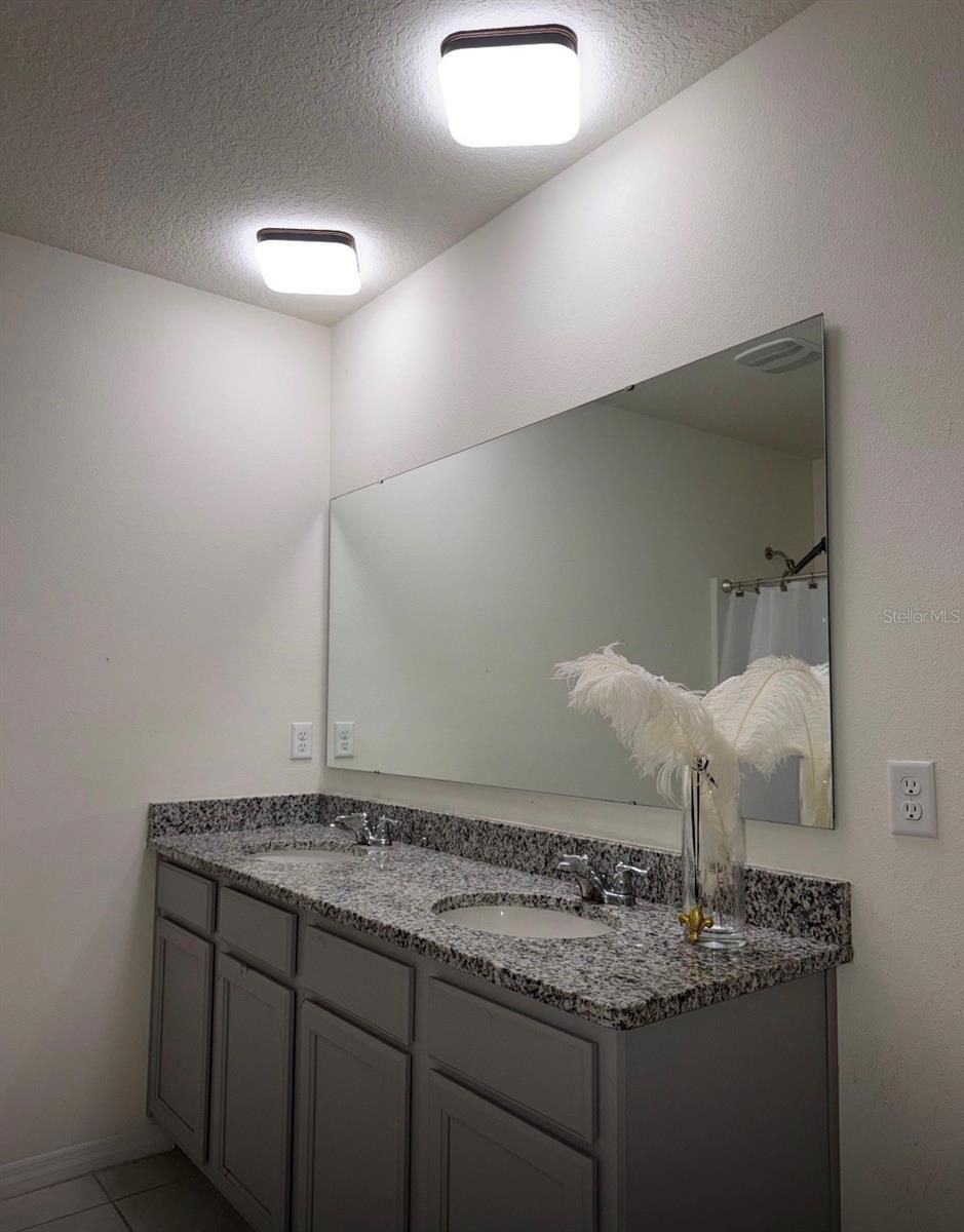 5240 GREENHEART AVENUE — photo 16