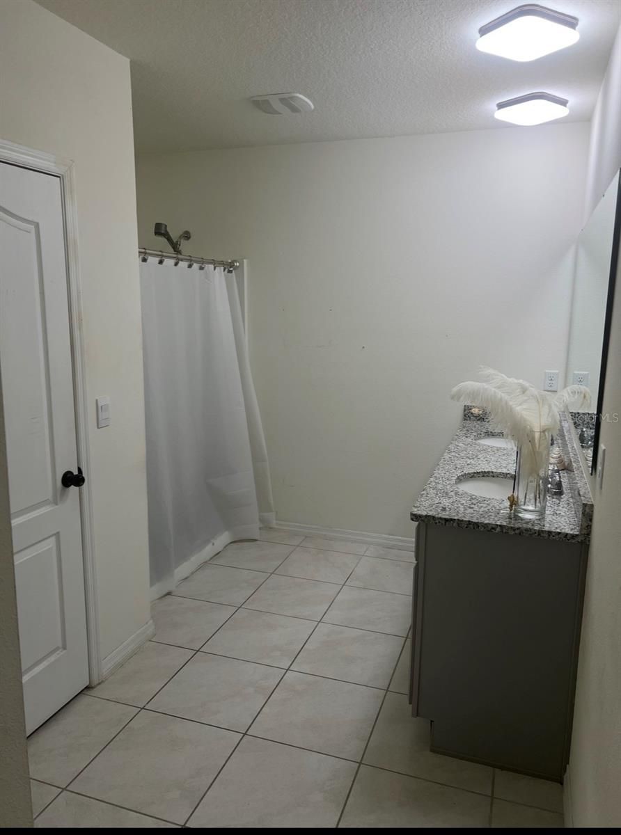 5240 GREENHEART AVENUE — photo 18