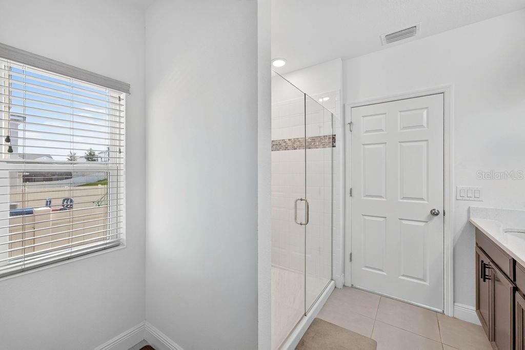 594 BELLINGHAM WAY — photo 12
