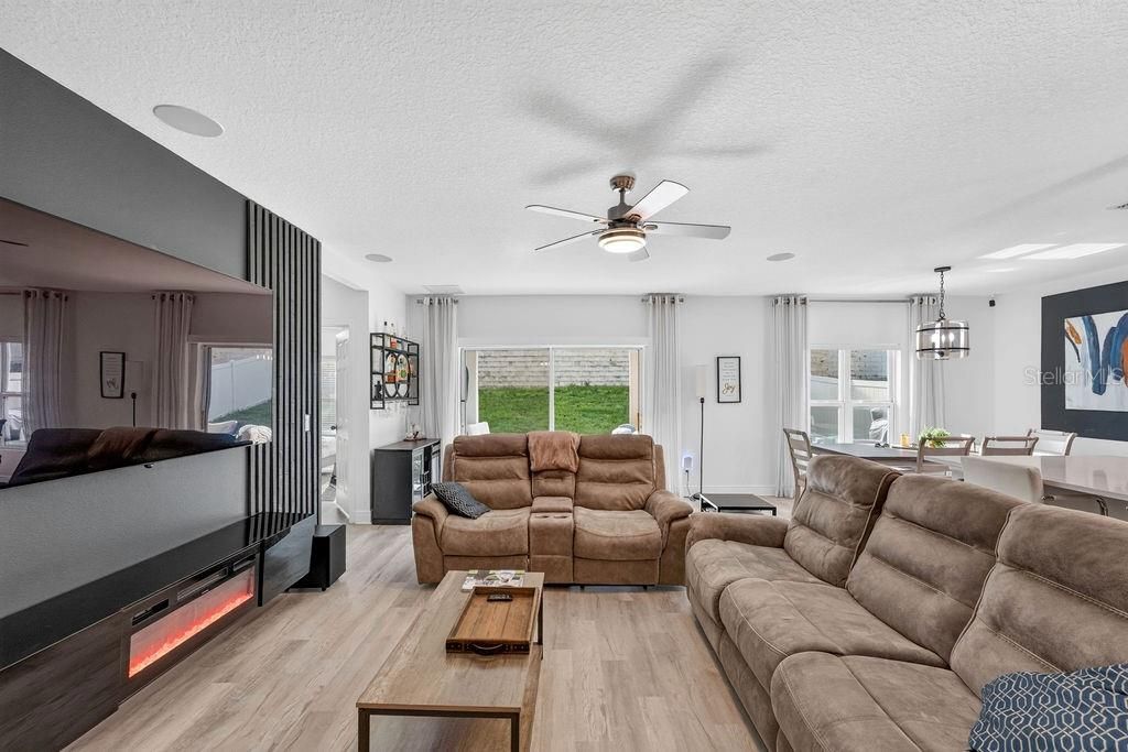 594 BELLINGHAM WAY — photo 27