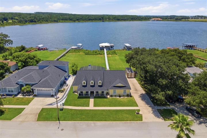 3716 BAYSHORE CIRCLE, TAVARES, FL