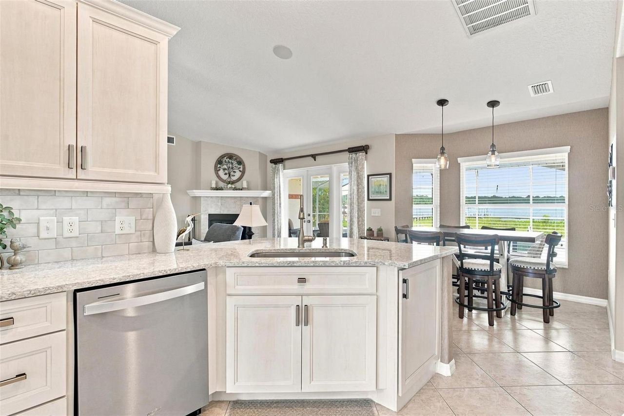 3716 BAYSHORE CIRCLE — photo 29