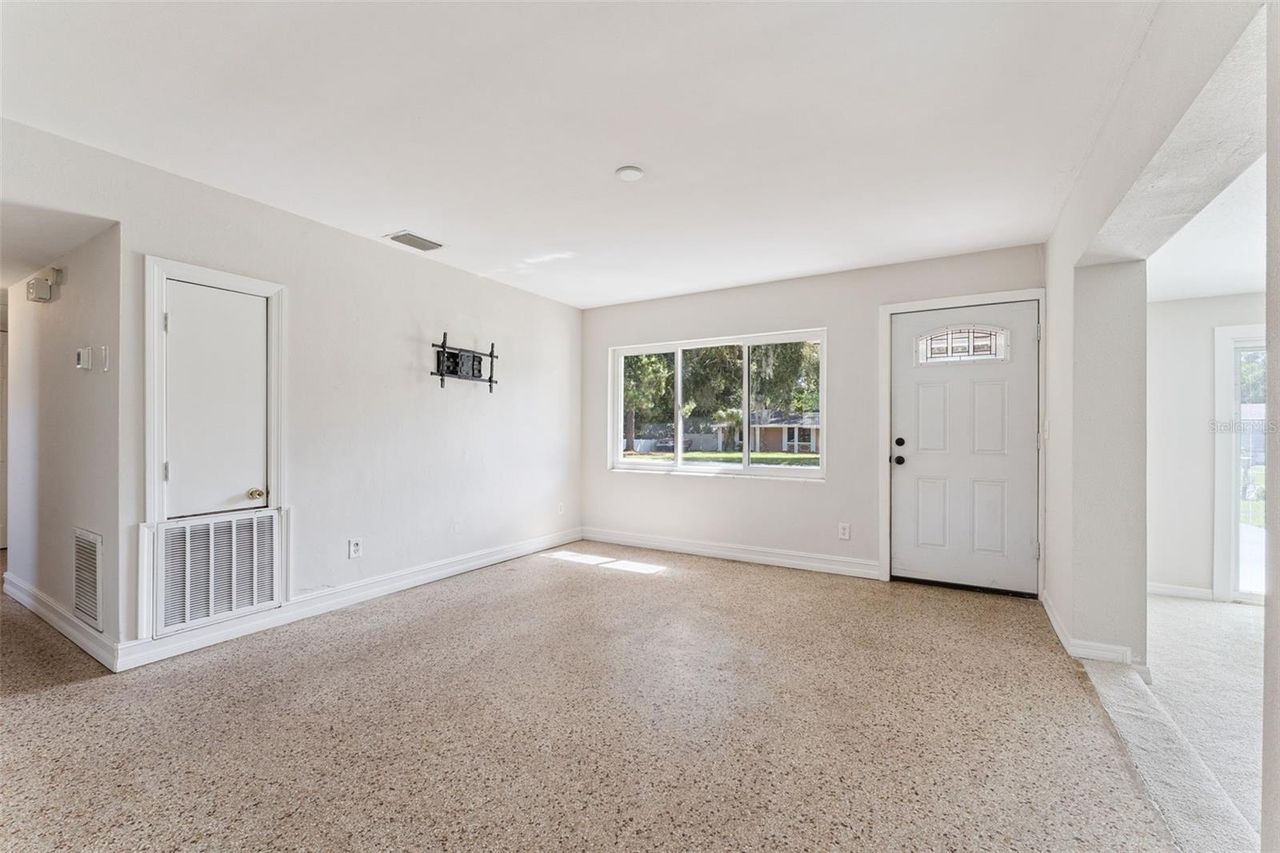 108 ALEXANDRIA AVENUE — photo 3