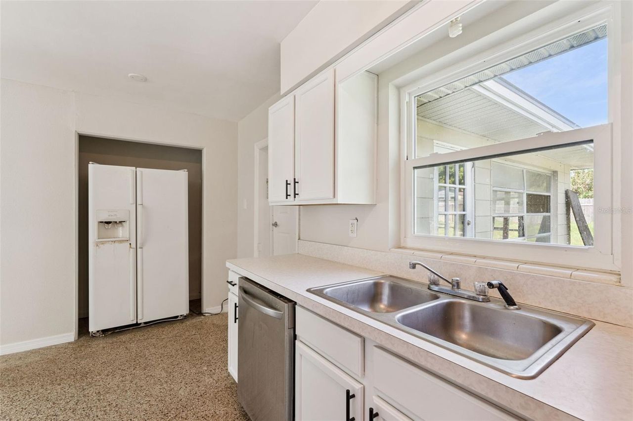 108 ALEXANDRIA AVENUE — photo 23