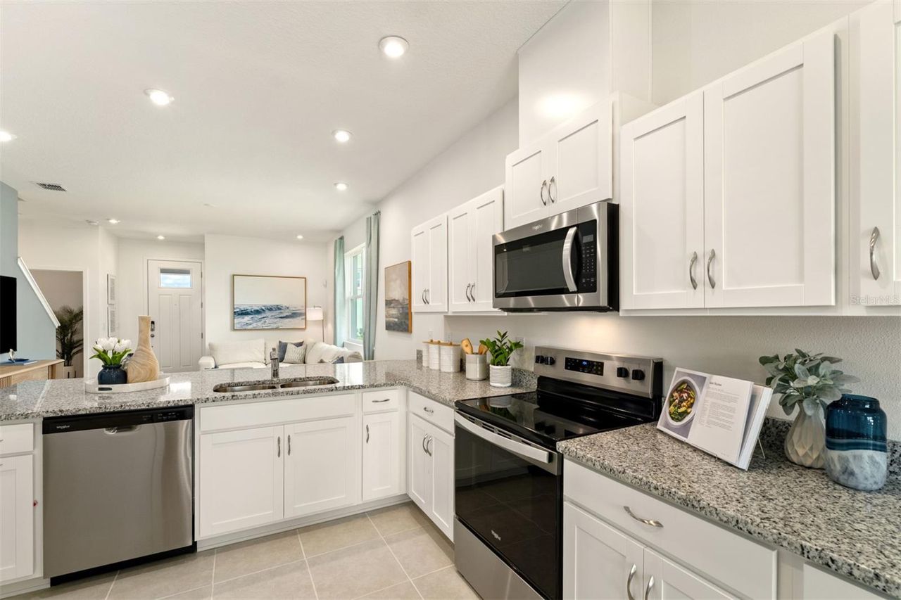 172 RAINWOOD STREET — photo 6