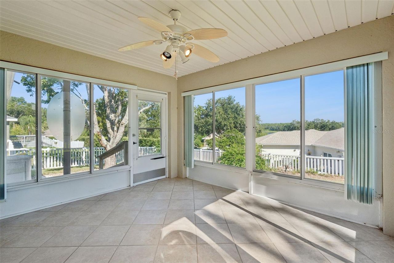 110 TWIN LAKE CIRCLE — photo 3