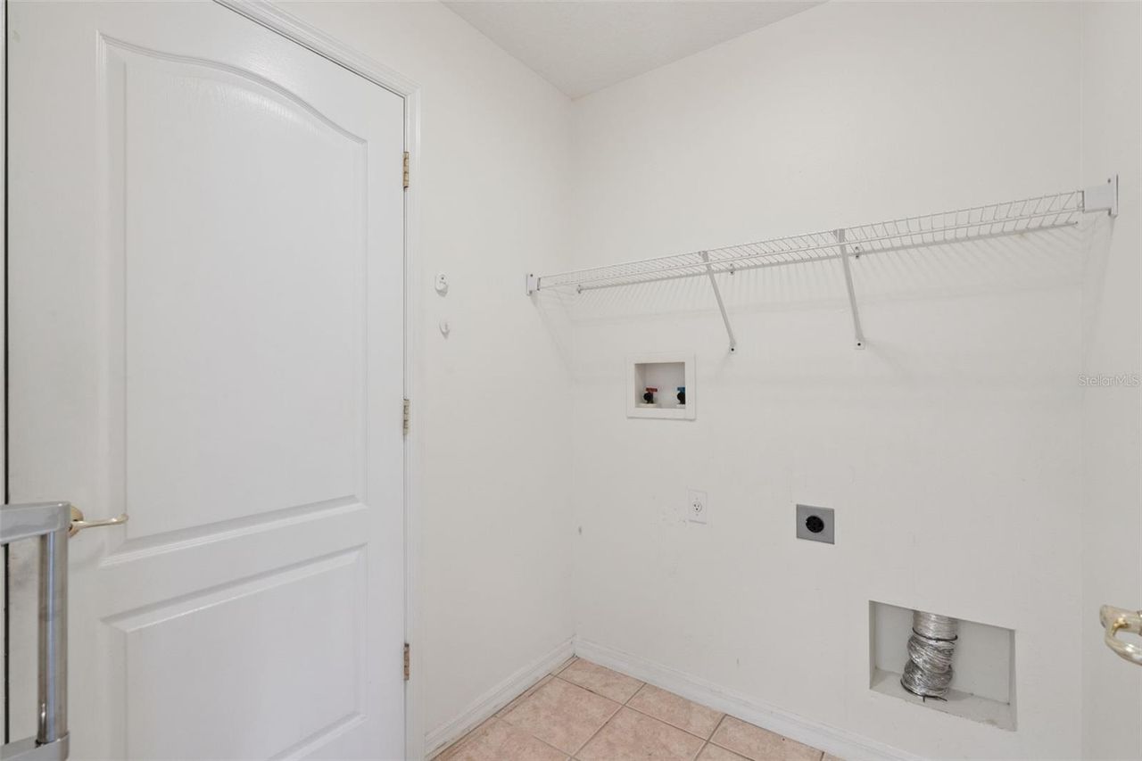 110 TWIN LAKE CIRCLE — photo 26