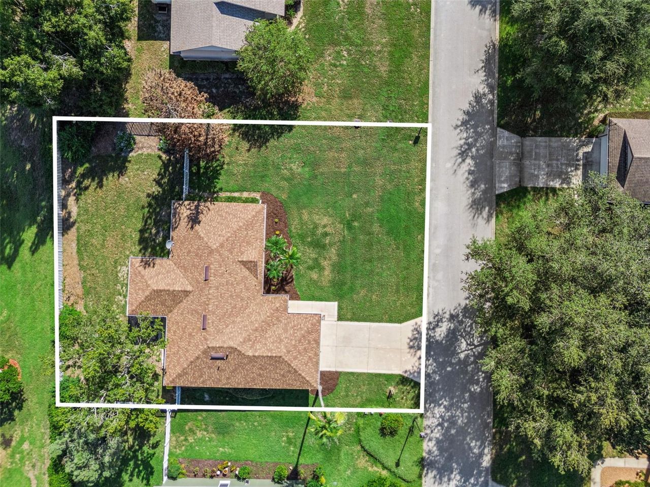 110 TWIN LAKE CIRCLE — photo 33