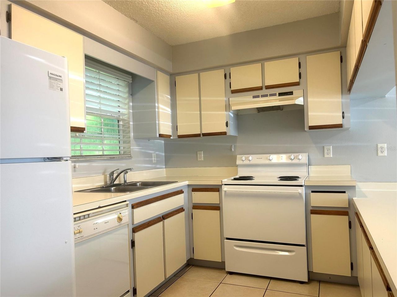 32813 RADIO ROAD — photo 2