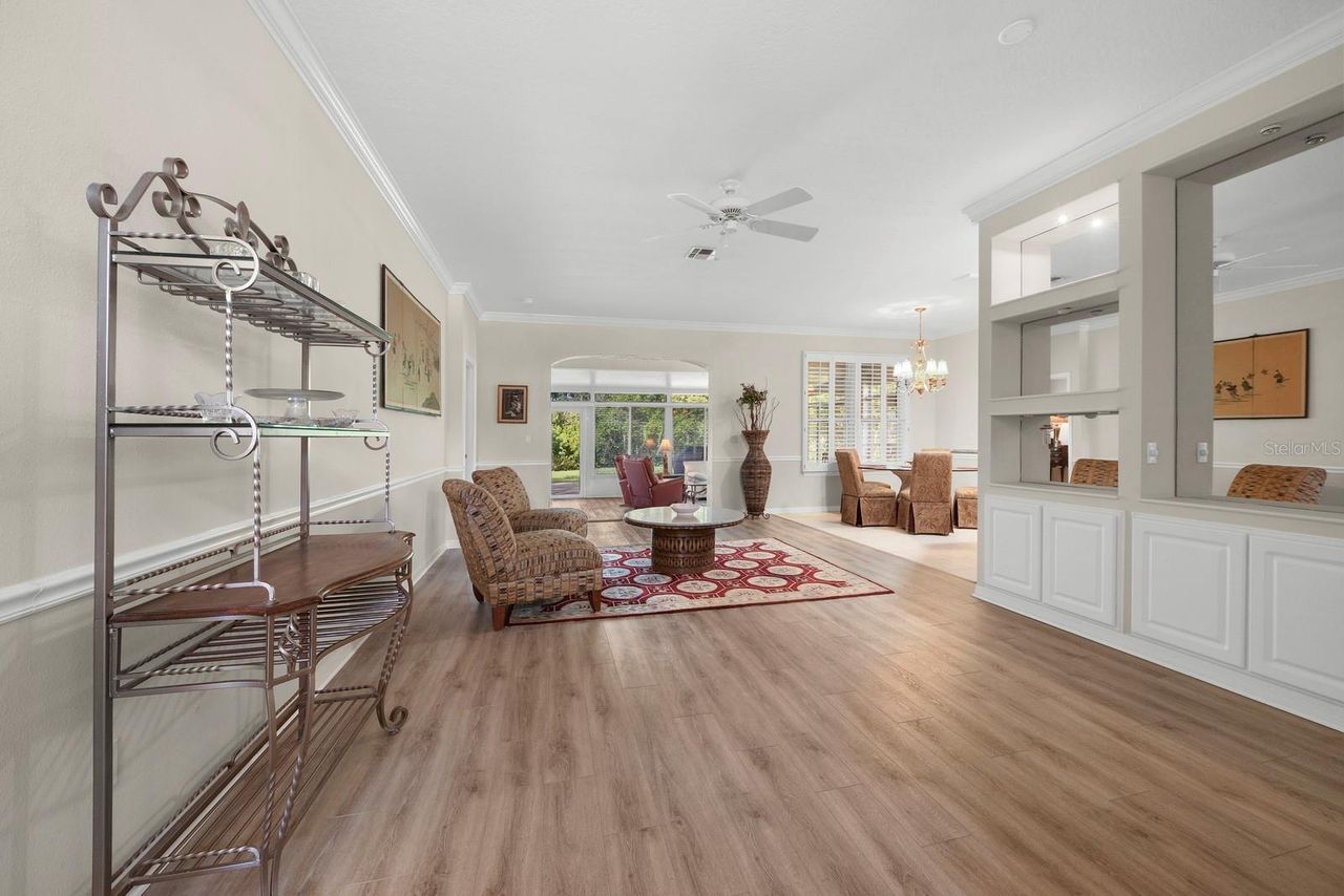 8040 ARCADIAN COURT — photo 4