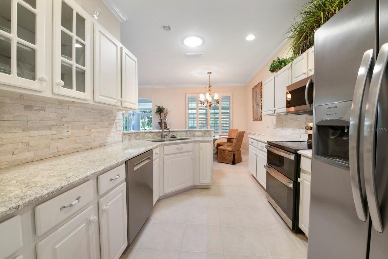 8040 ARCADIAN COURT — photo 8