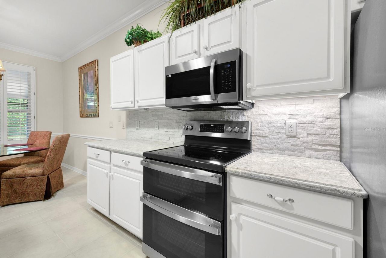 8040 ARCADIAN COURT — photo 10