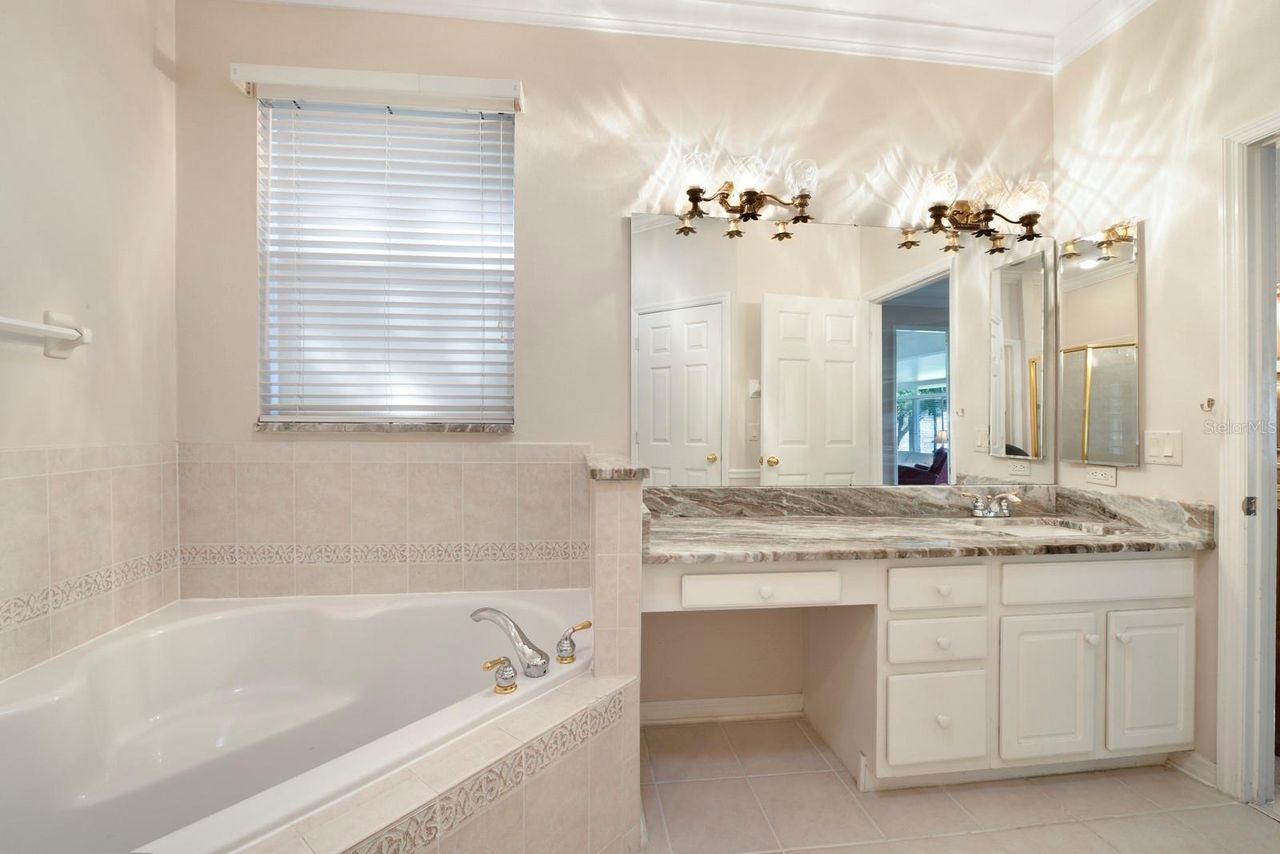 8040 ARCADIAN COURT — photo 15