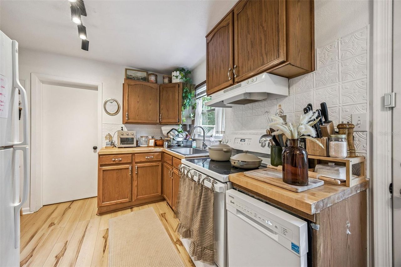 31434 SUMMIT STREET — photo 18