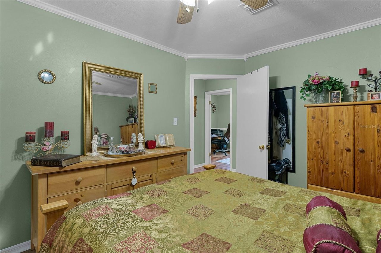 521 MIRROR LAKE DRIVE — photo 20