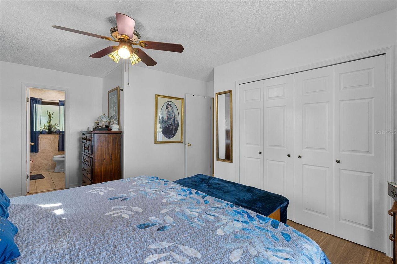 521 MIRROR LAKE DRIVE — photo 21