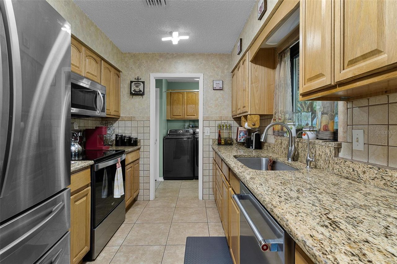 521 MIRROR LAKE DRIVE — photo 14