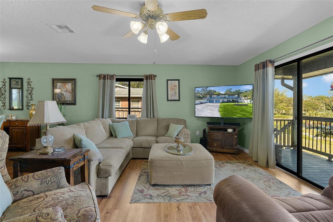 521 MIRROR LAKE DRIVE — photo 33