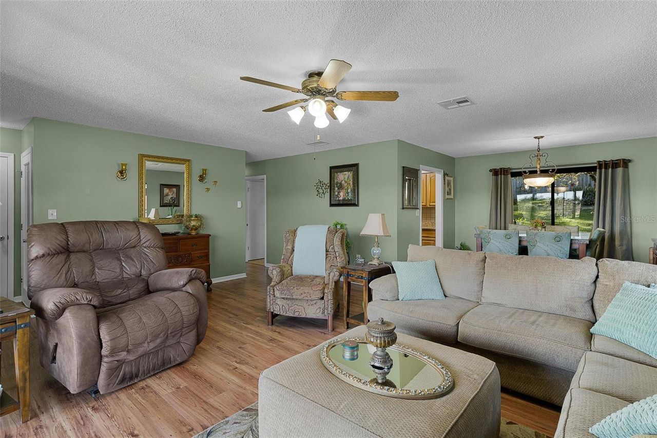 521 MIRROR LAKE DRIVE — photo 34