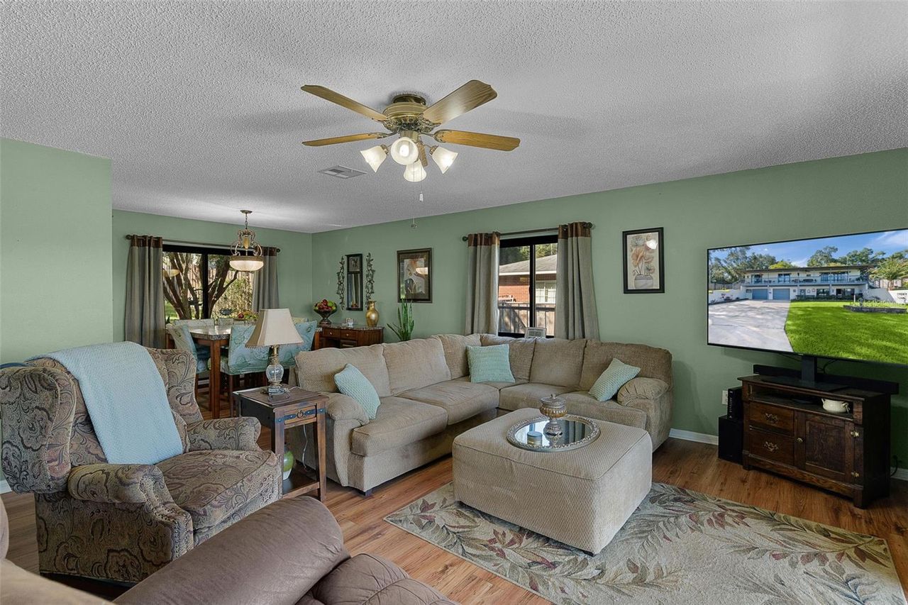 521 MIRROR LAKE DRIVE — photo 35