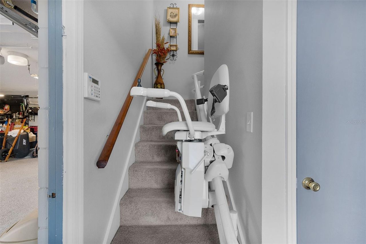 521 MIRROR LAKE DRIVE — photo 37