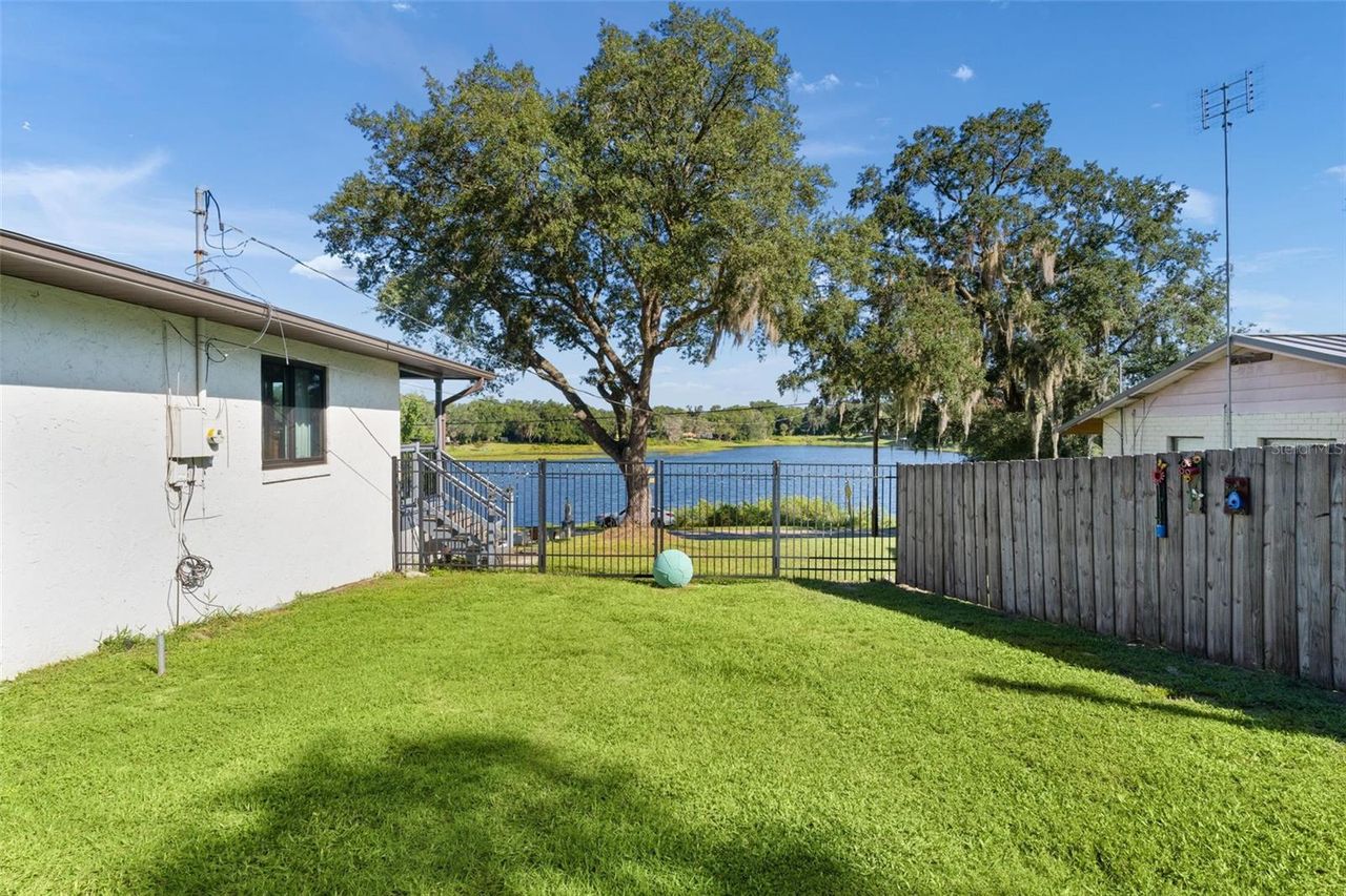 521 MIRROR LAKE DRIVE — photo 47