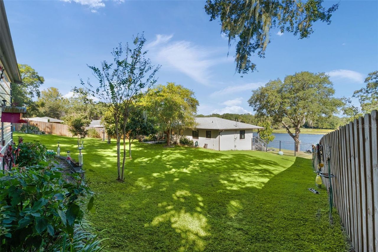 521 MIRROR LAKE DRIVE — photo 48