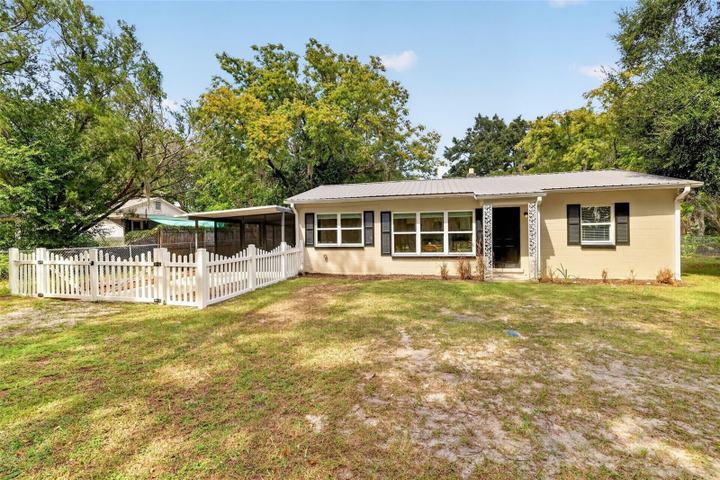 706 MULBERRY STREET, FRUITLAND PARK, FL