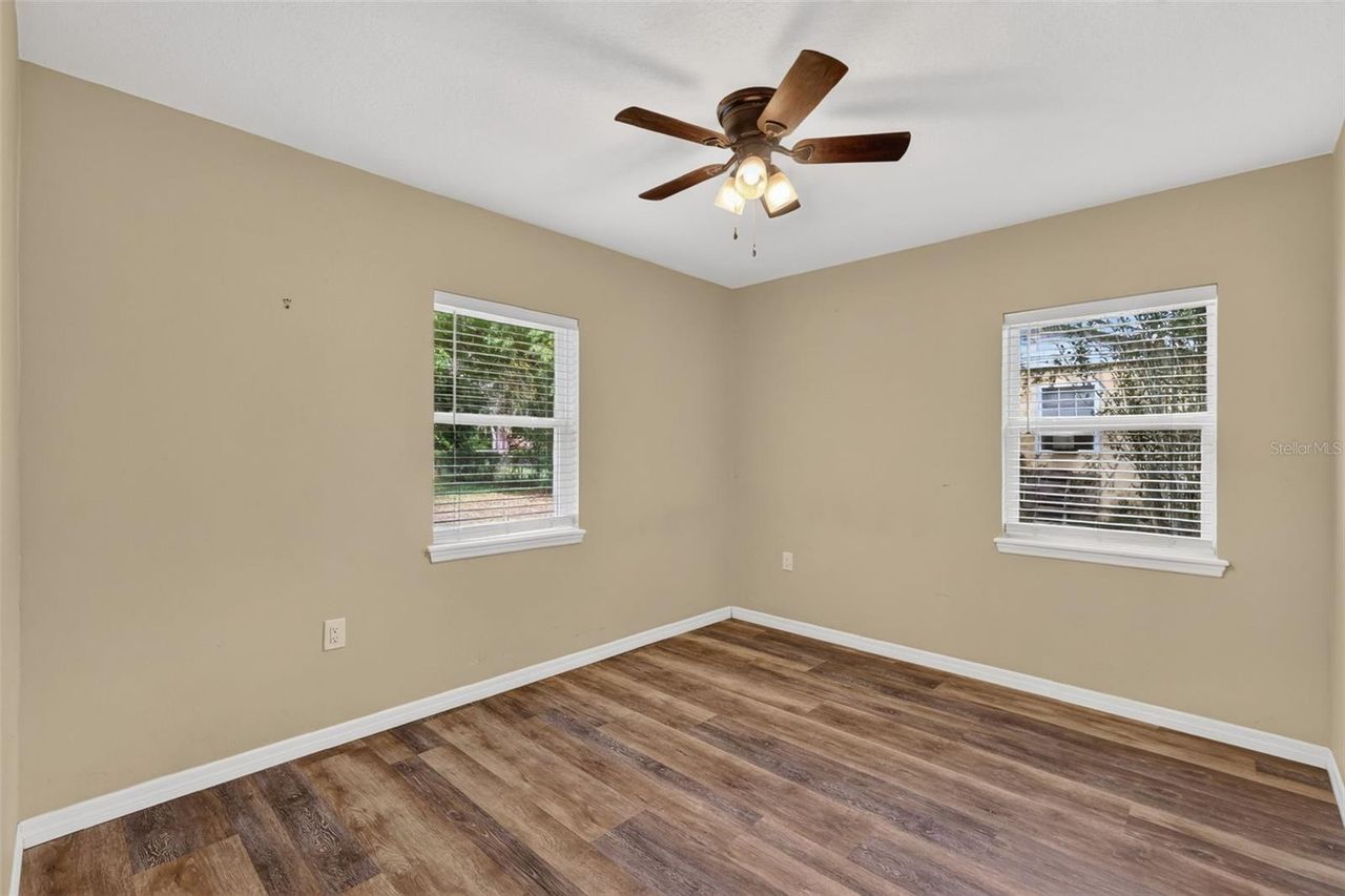 706 MULBERRY STREET — photo 10