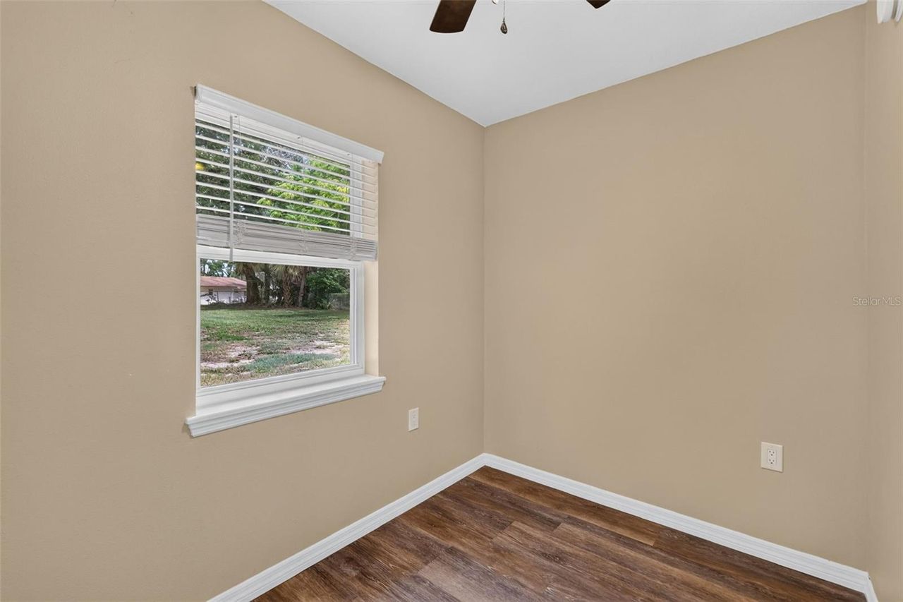 706 MULBERRY STREET — photo 11