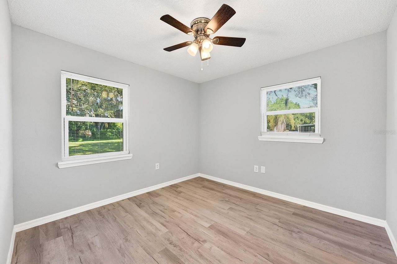 706 ELM AVENUE — photo 15