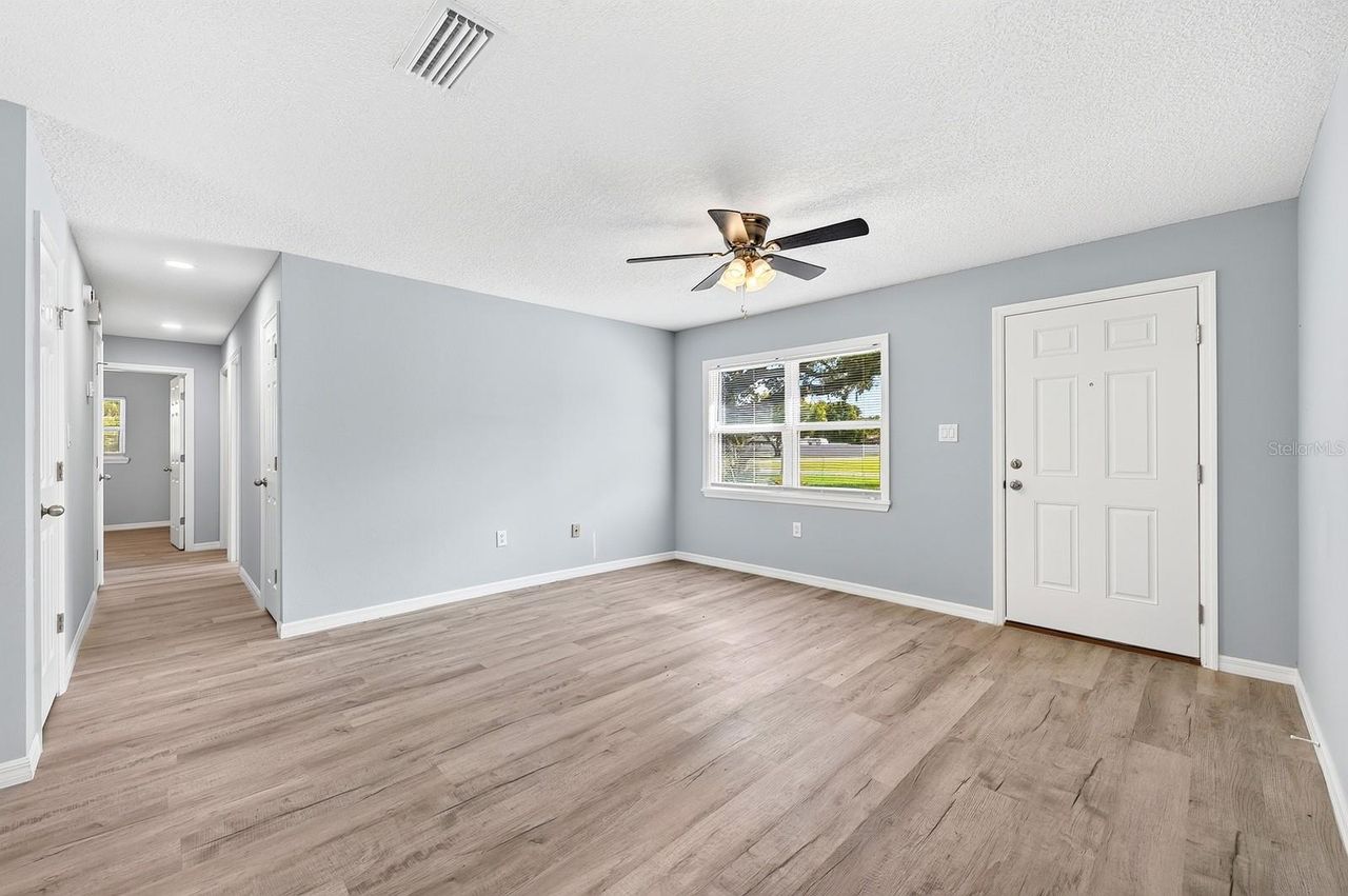 706 ELM AVENUE — photo 23