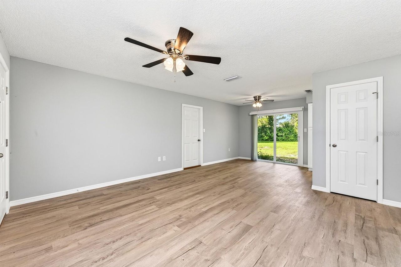 706 ELM AVENUE — photo 24