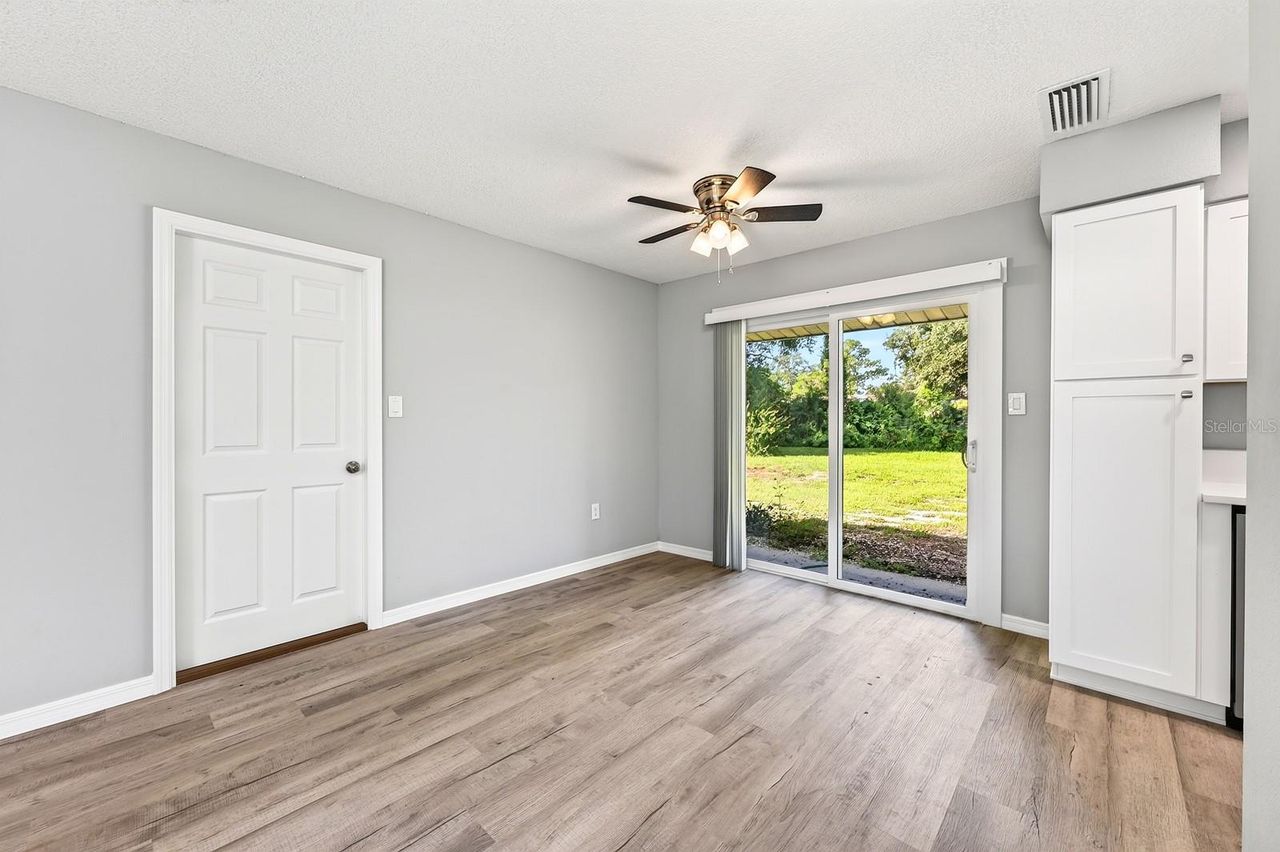 706 ELM AVENUE — photo 25