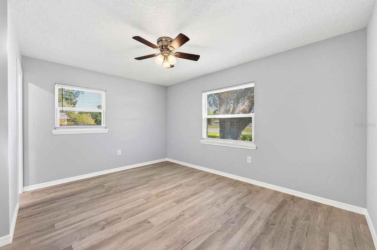 706 ELM AVENUE — photo 26