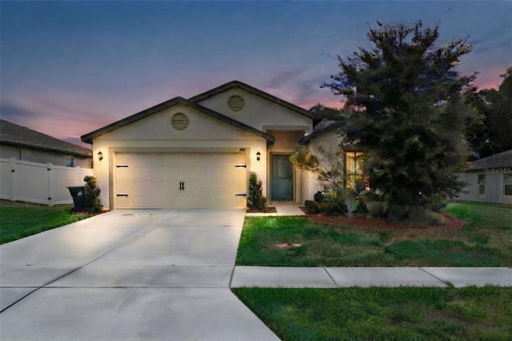 1694 HIDEAWAY FLAT STREET, MASCOTTE, FL