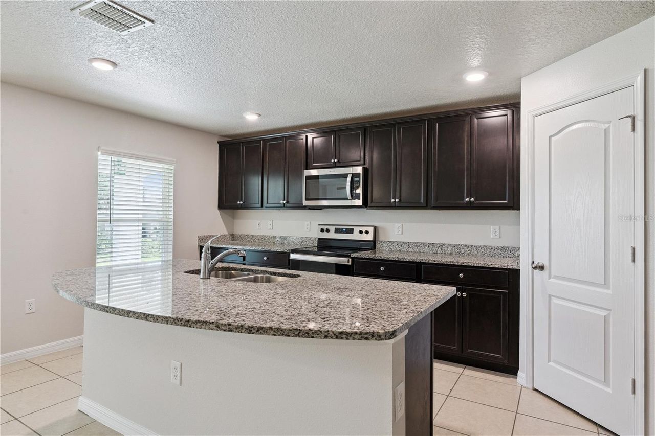 1694 HIDEAWAY FLAT STREET — photo 17