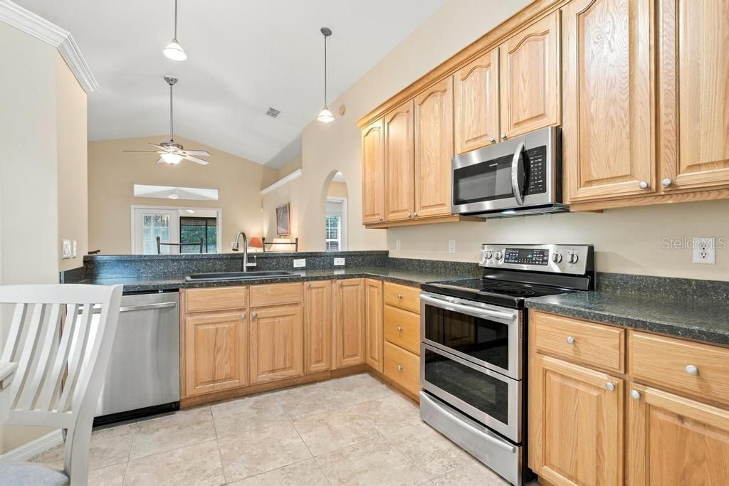 81 GOLFVIEW CIRCLE — photo 18