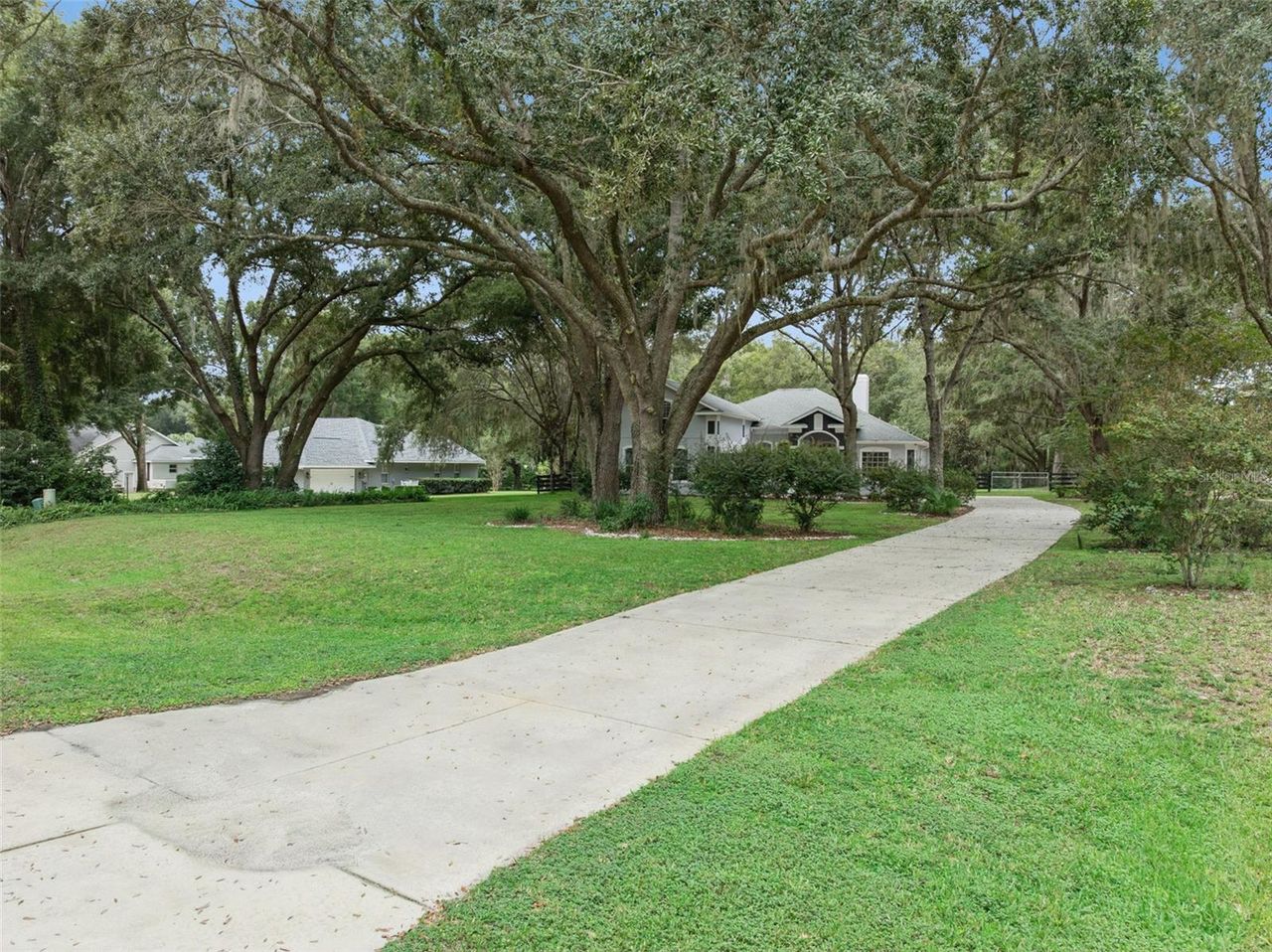 949 HAWK LANDING — photo 2