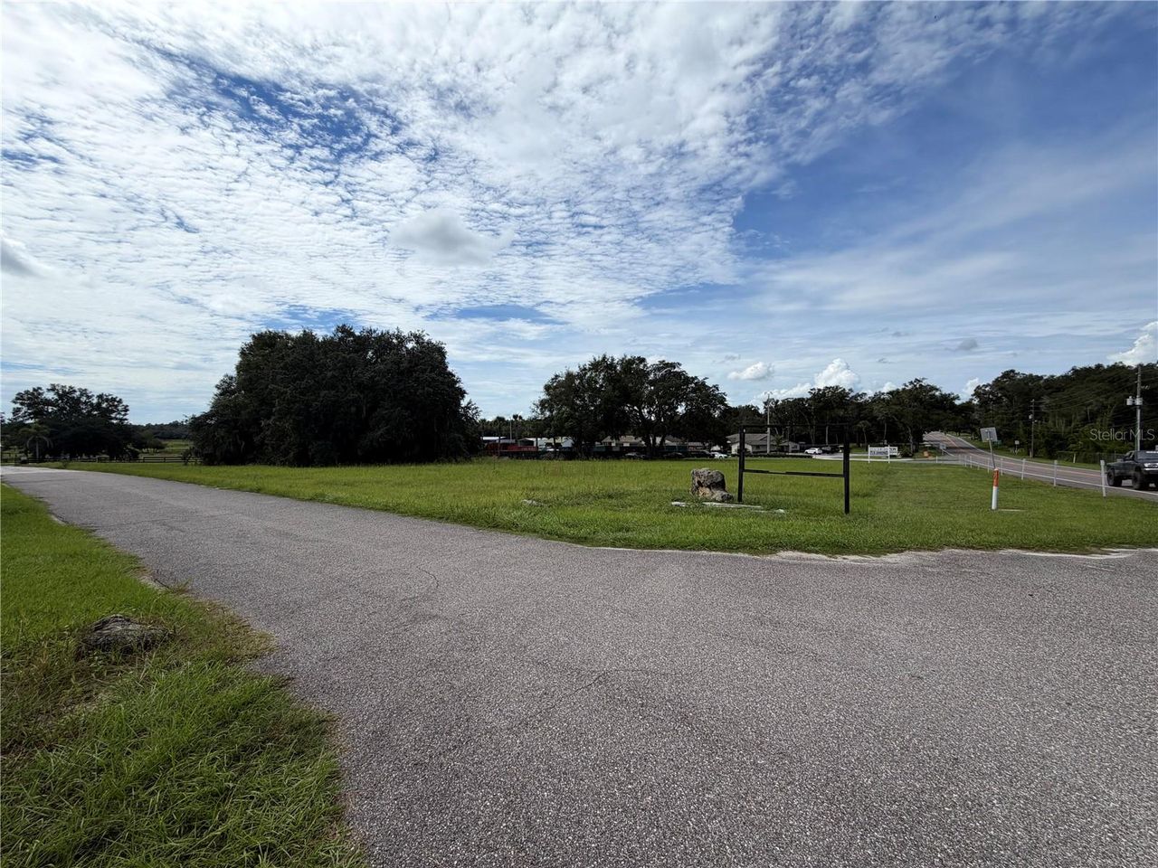 LAURA STREET — photo 10